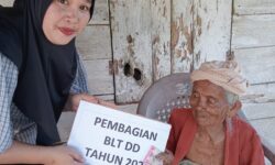H-1 Idul Adha Pemdes Pukur Salurkan BLT DD Tahap Dua Secara Door To Door Th 2025