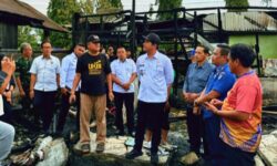 Ikut prihatin, Bupati arie turun langsung kunjungi musibah kebakaran di desa Datar Ruyung