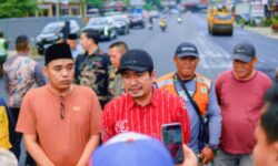 Bupati Arie, meninjau Langsung pembangunan infrastruktur ruas jalan pasar purwodadi