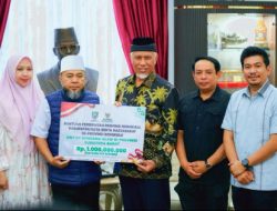 Bupati Arie, Dampingi Gubernur Bengkulu Salurkan Bantuan Bencana Alam SUMBAR
