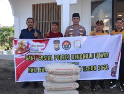 Polres Bengkulu Utara Gelar Bakti Religi Hari Bhayangkara ke-80: Bersihkan Tempat Ibadah dan Salurkan Bantuan Semen